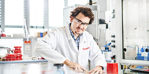 Mario Lünne at Work in the Development Lab