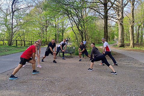 Our employees used the running training on the Nordbahntrasse to prepare together for the Schwebebahnlauf and to build their fitness as a team.